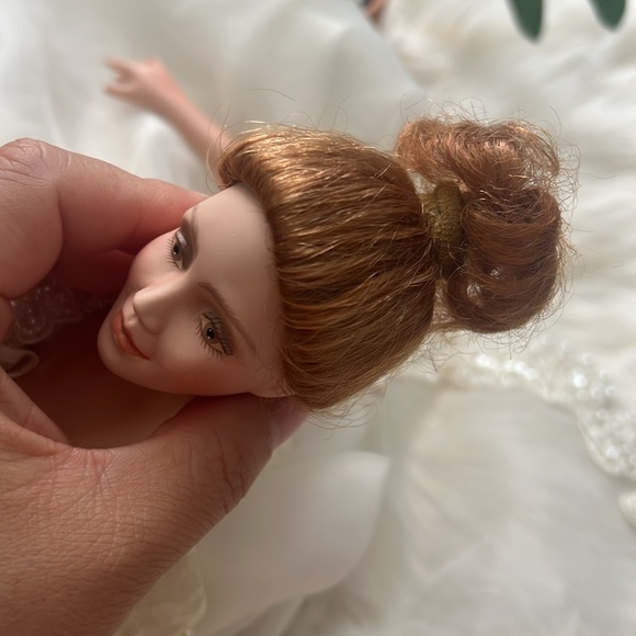 Cindy McClure in an exclusive edition - Picture 8 of 11